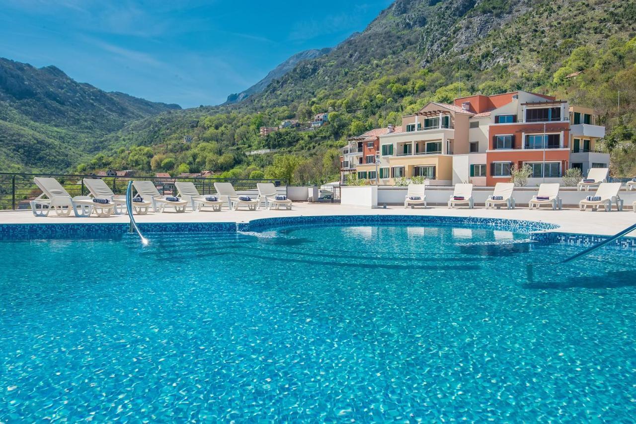 Lavender Bay Apartment C23 Kotor Bagian luar foto
