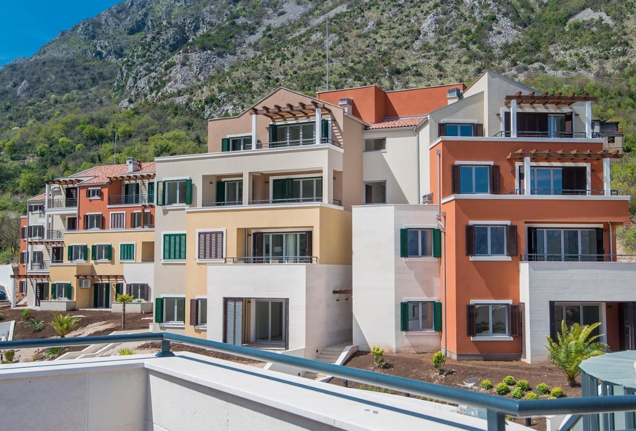 Lavender Bay Apartment C23 Kotor Bagian luar foto